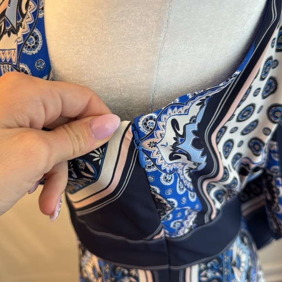 ELIZA J SCARF PRINT MAXI DRESS - Picture 3 of 13